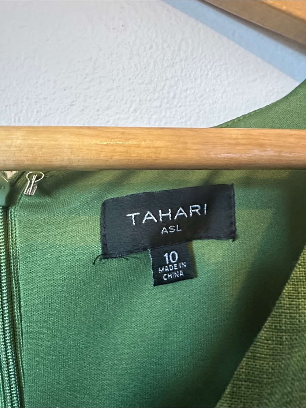 Tahari Vintage Green Flutter-Sleeve Tie Waist Jumpsuit Women's 10 - Picture 6 of 7